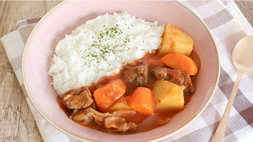 トマト缶で作る簡単ビーフシチュー