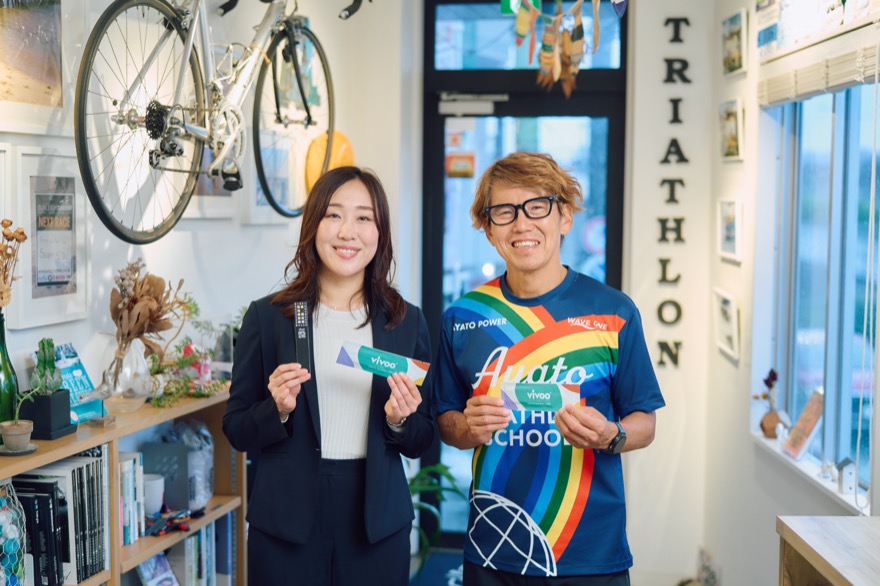 管理栄養士・公認スポーツ栄養士の葛西真弓先生とアヤトトライアスロンスクール代表松山アヤトさん