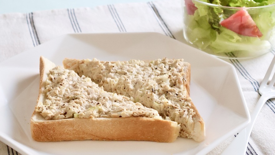 ツナマヨペッパーのスパイシートースト