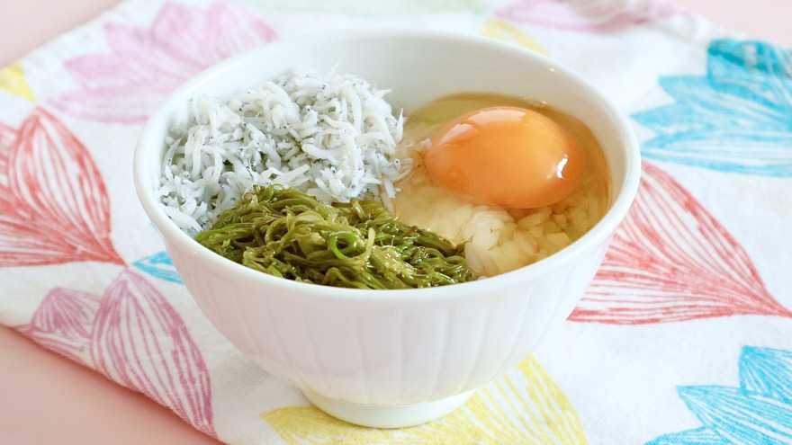 しらすとめかぶの卵かけごはん